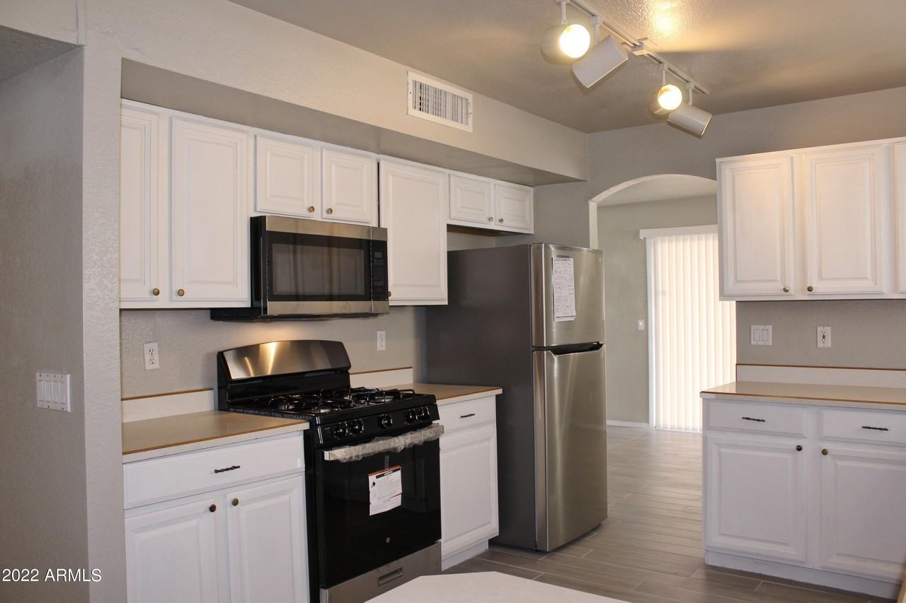 7430 W Eva St - Photo 7 of 30