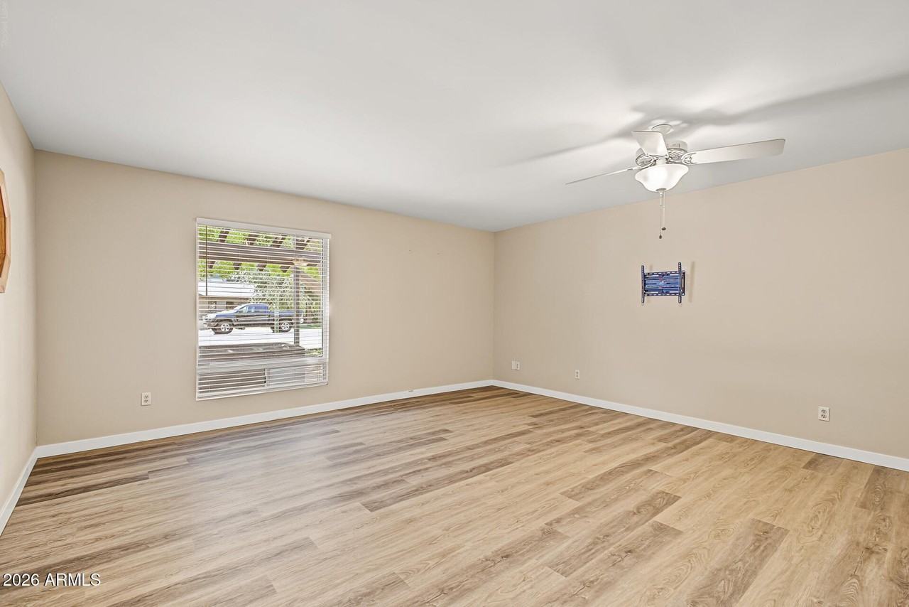 216 E 15th St - Photo 4 of 31