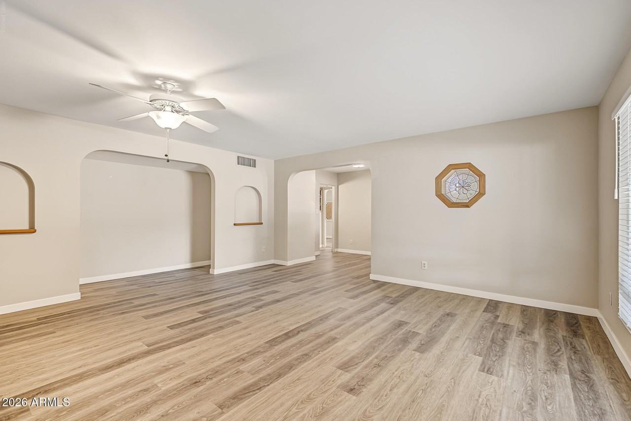 216 E 15th St - Photo 5 of 31
