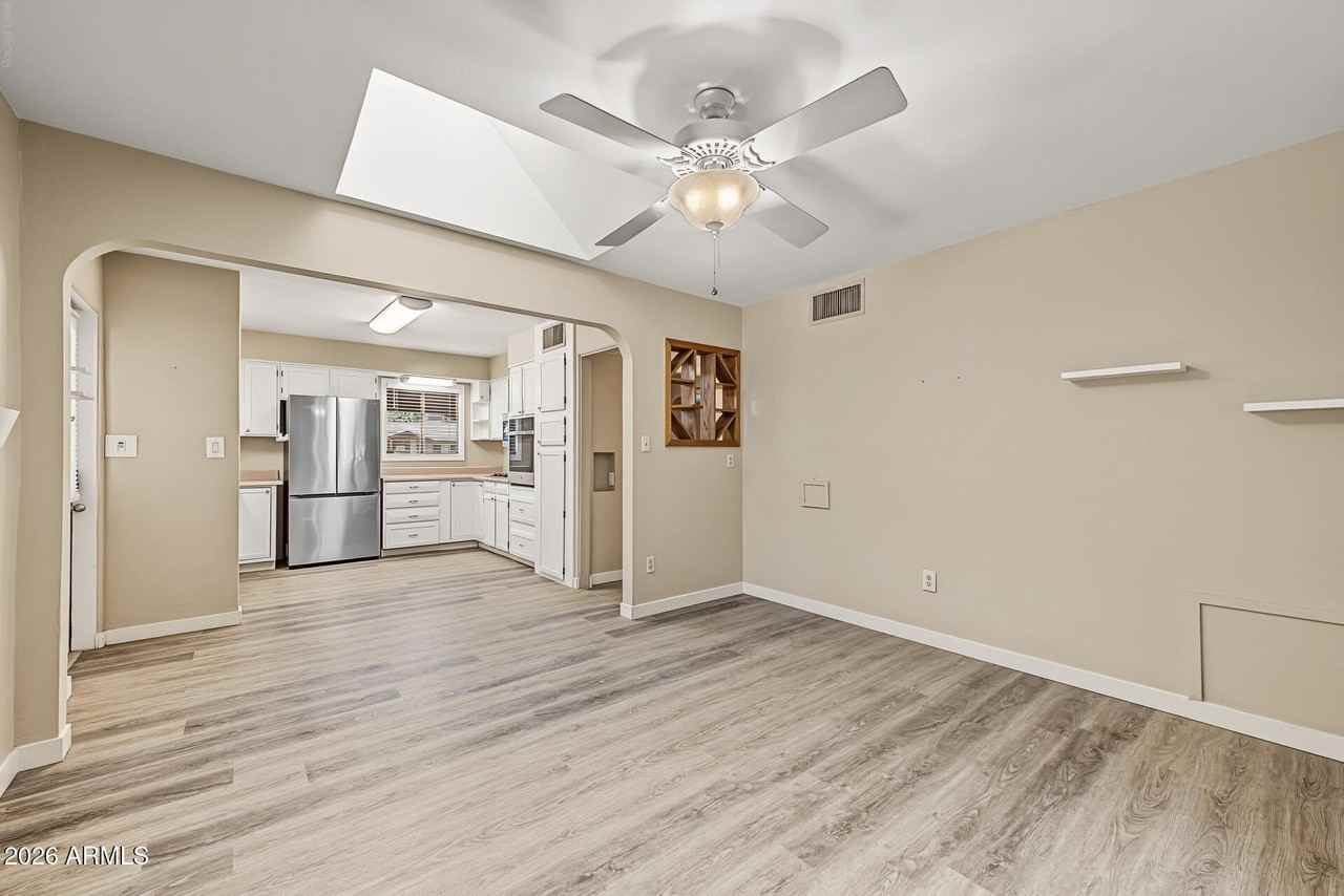 216 E 15th St - Photo 7 of 31
