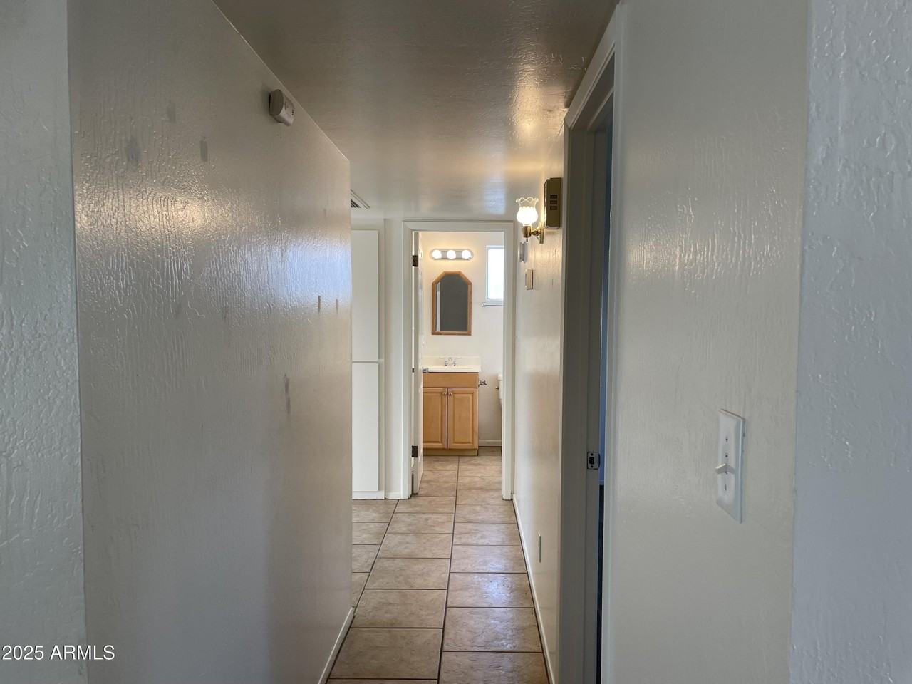 1009 W Michelle Dr - Photo 7 of 21