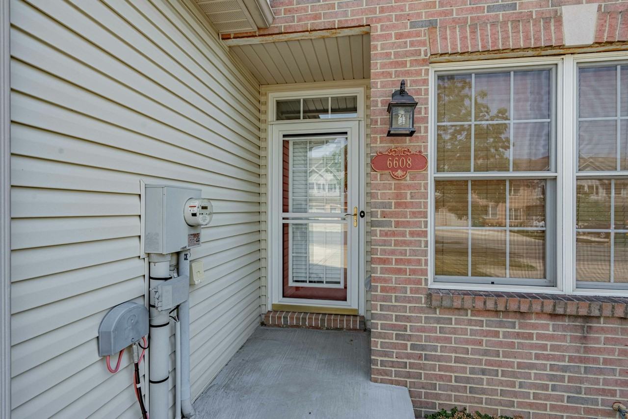 6608 Mine Drive - Photo 4 of 37