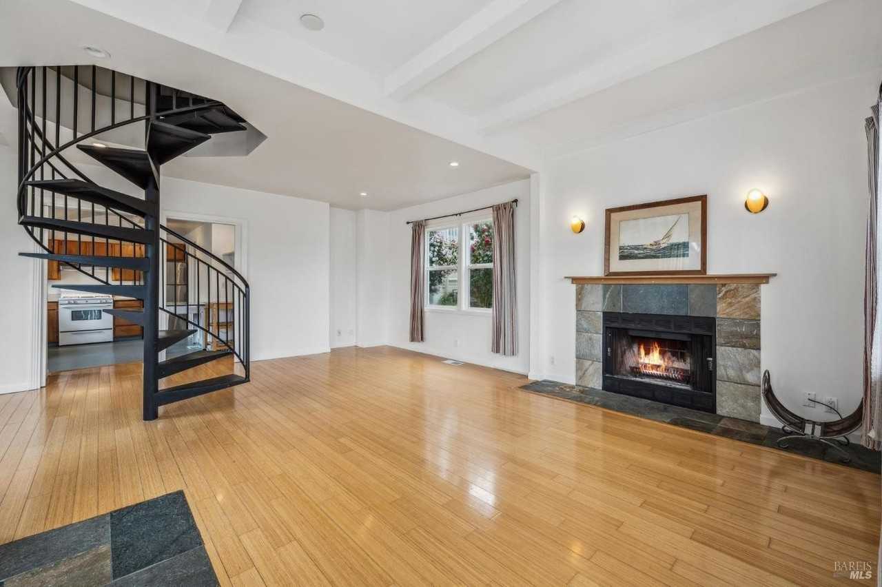 58 Main St - Photo 7 of 50