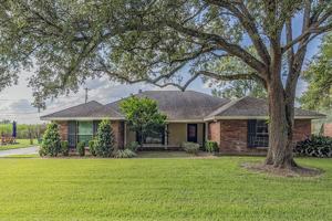 featured image of 313 Fairfield Dr