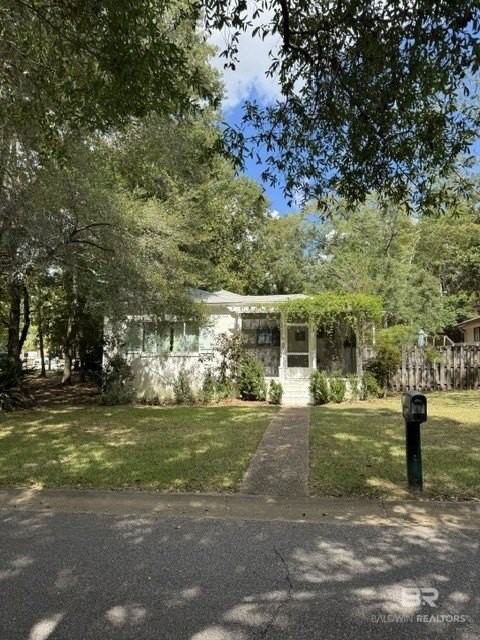 401 Fairwood Blvd - Photo 2 of 13