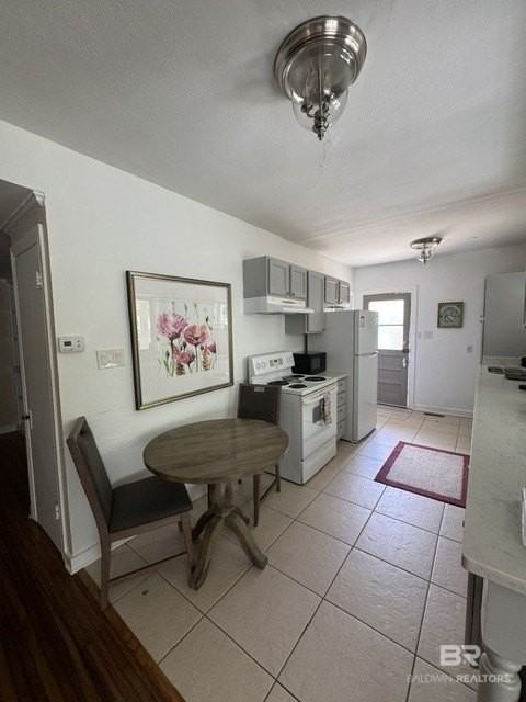 401 Fairwood Blvd - Photo 5 of 13
