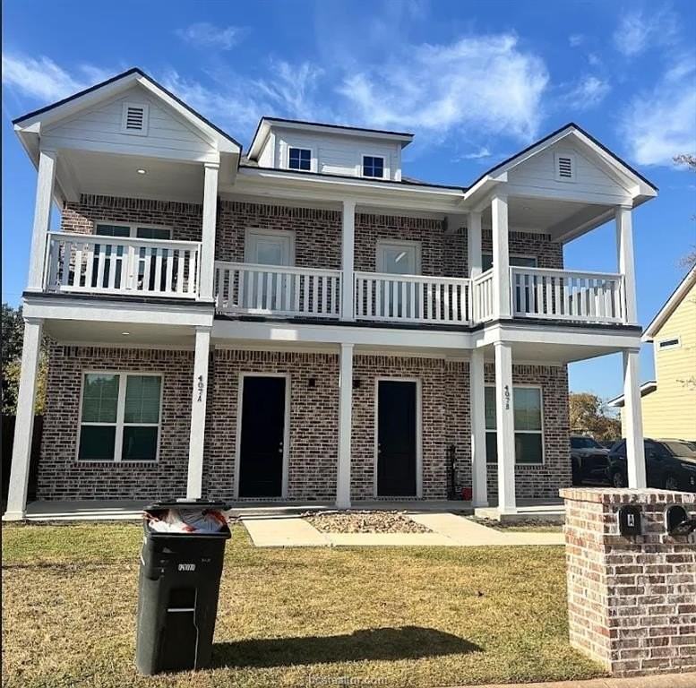 820 Avenue A - Photo 2 of 12