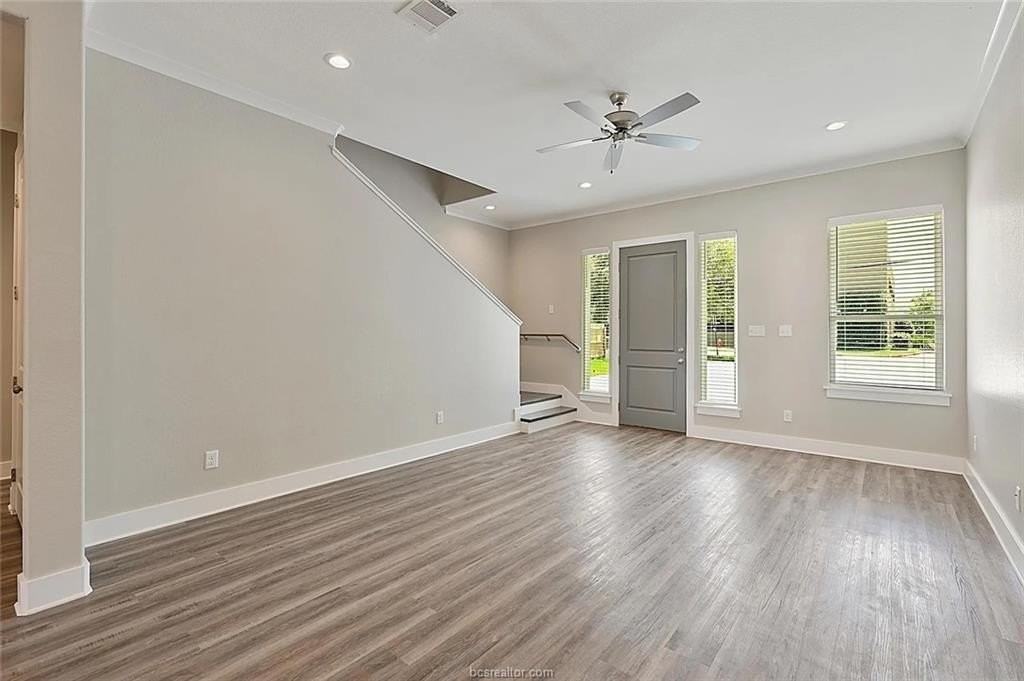 820 Avenue A - Photo 6 of 12