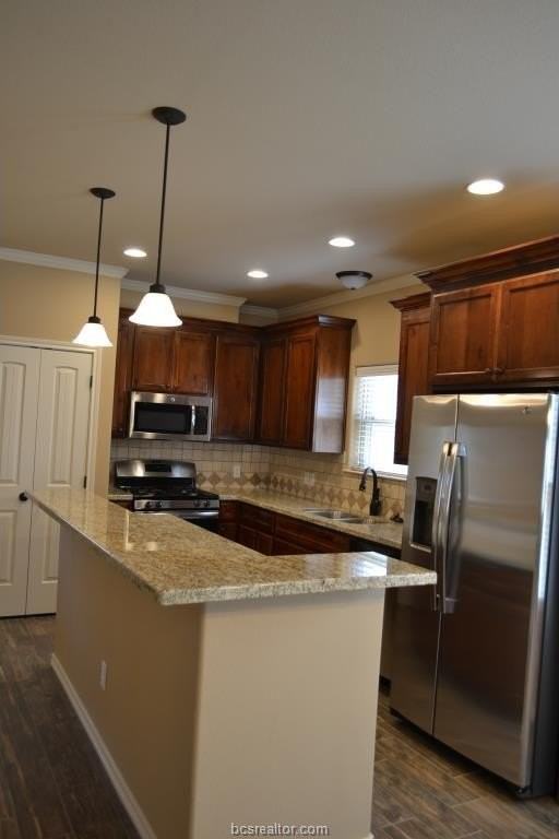 602 Maryem St - Photo 5 of 21