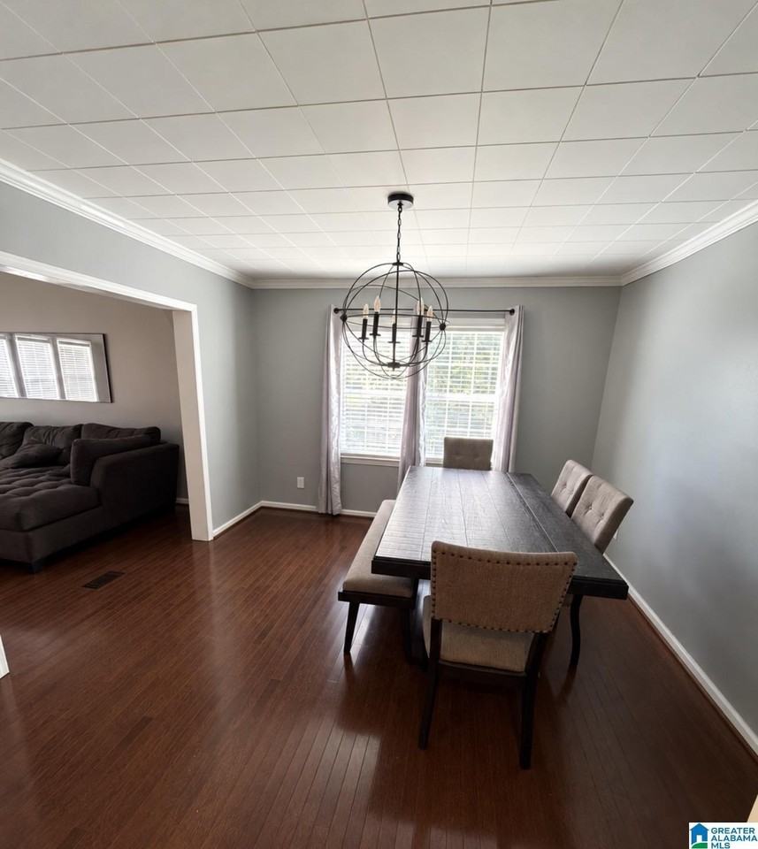 1905 Kenneth St - Photo 5 of 20