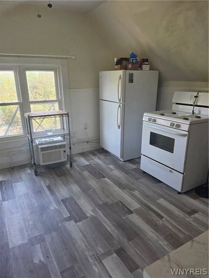 255 Ashland Ave #3 - Photo 3 of 8