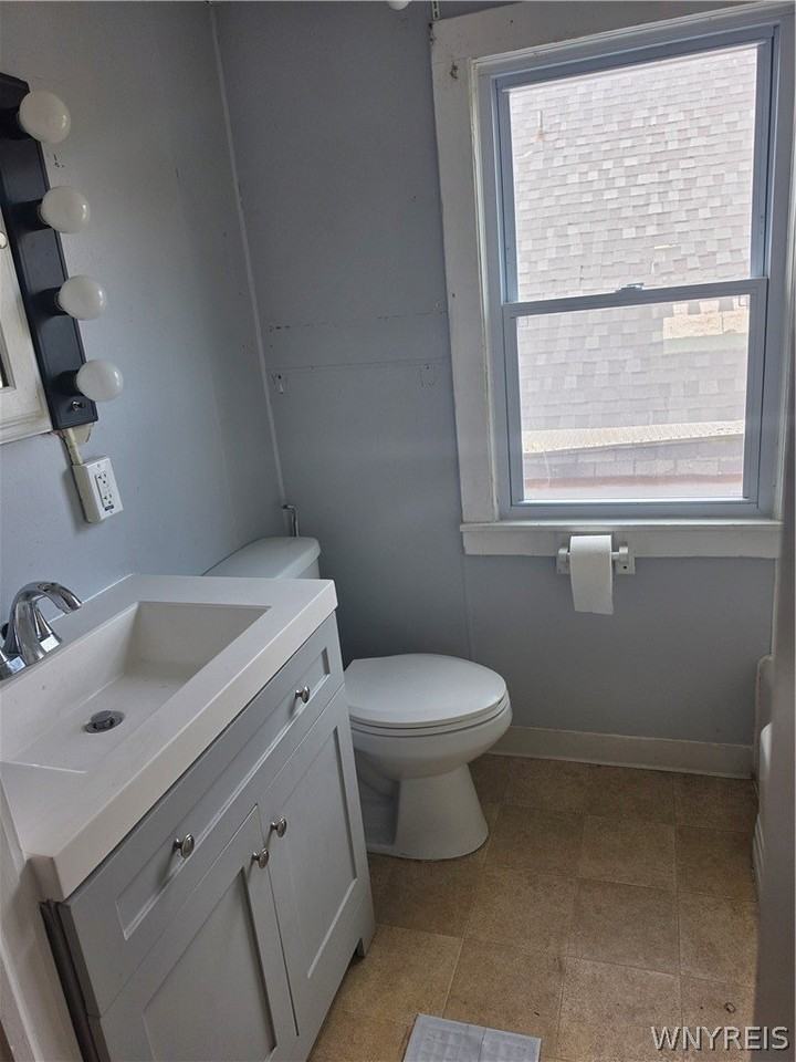 255 Ashland Ave #3 - Photo 7 of 8