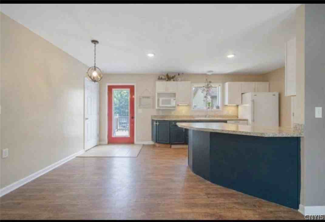 31 Franklin Ave - Photo 7 of 20