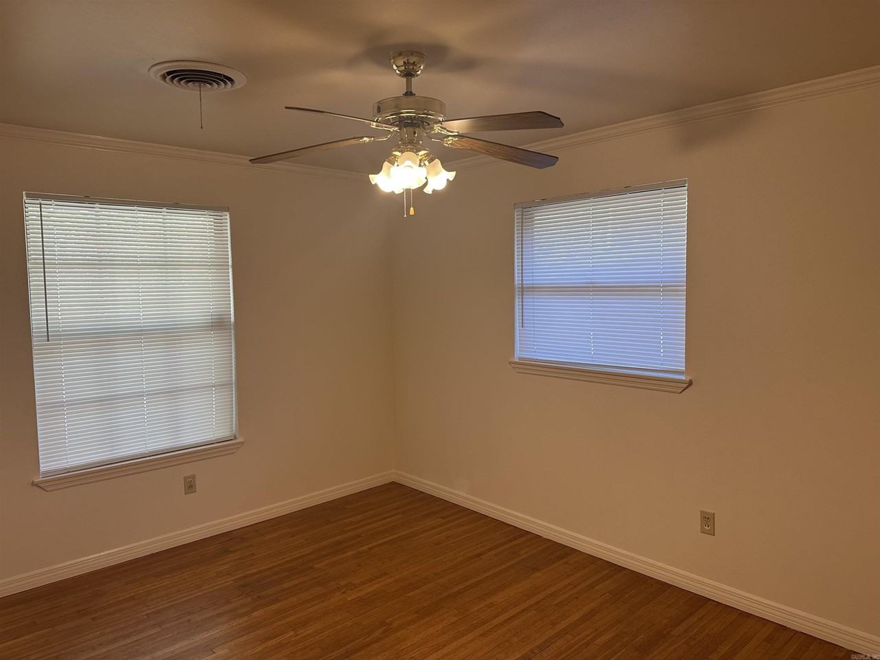 9005 Penrose Ln - Photo 6 of 13