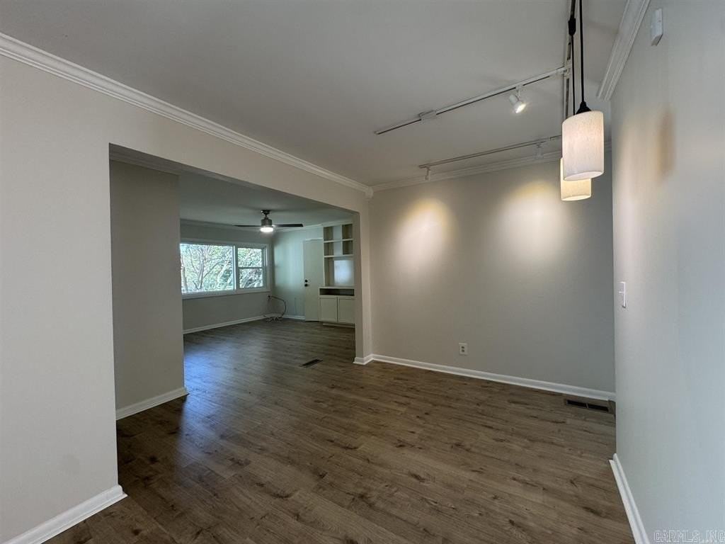 107 Dexter Ave - Photo 3 of 49