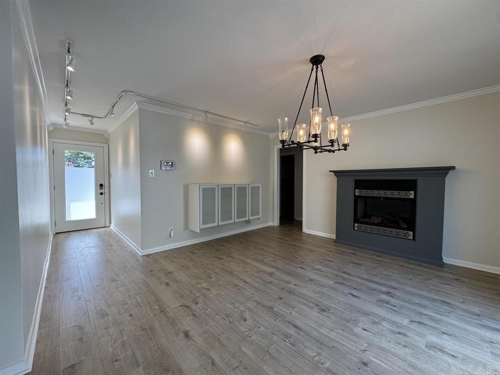 107 Dexter Ave - Photo 5 of 49