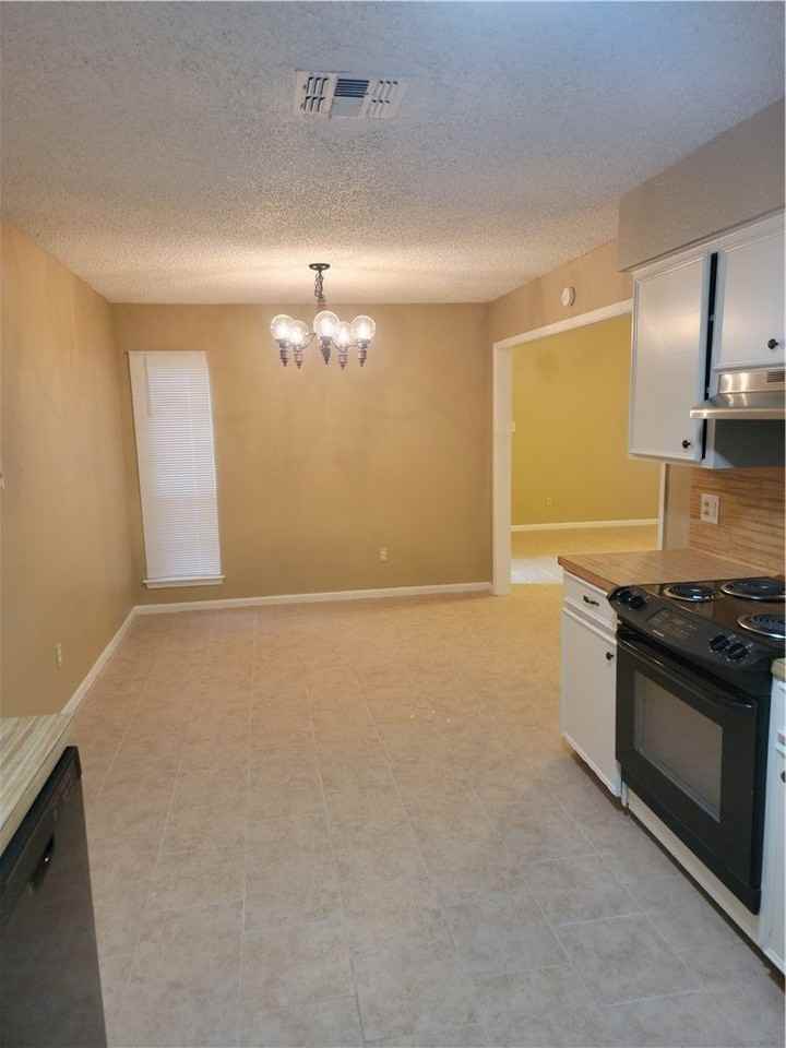 7429 Piper Dr - Photo 3 of 17