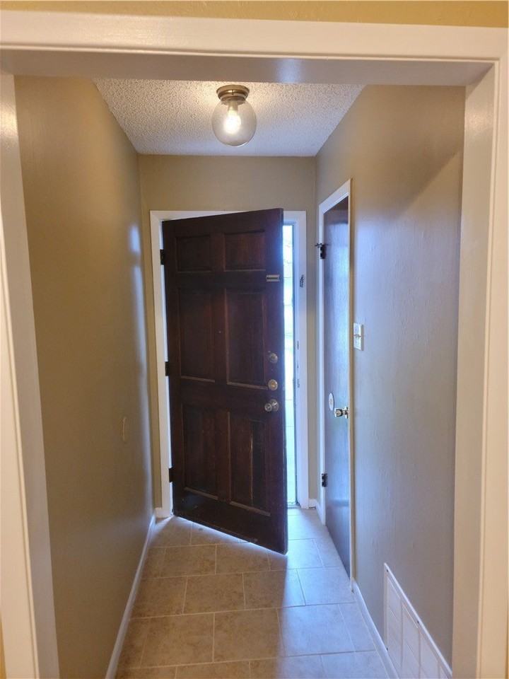 7429 Piper Dr - Photo 4 of 17