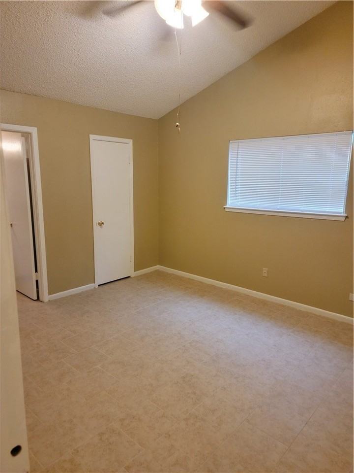 7429 Piper Dr - Photo 7 of 17