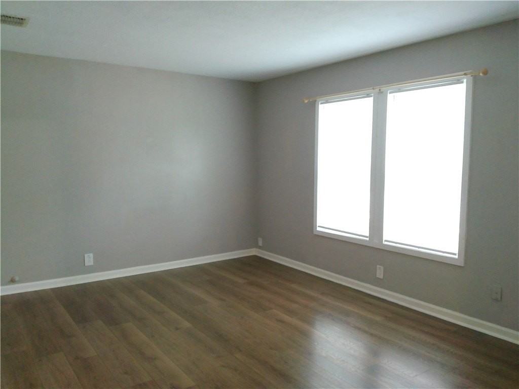 1046 Chamberlain St - Photo 5 of 19