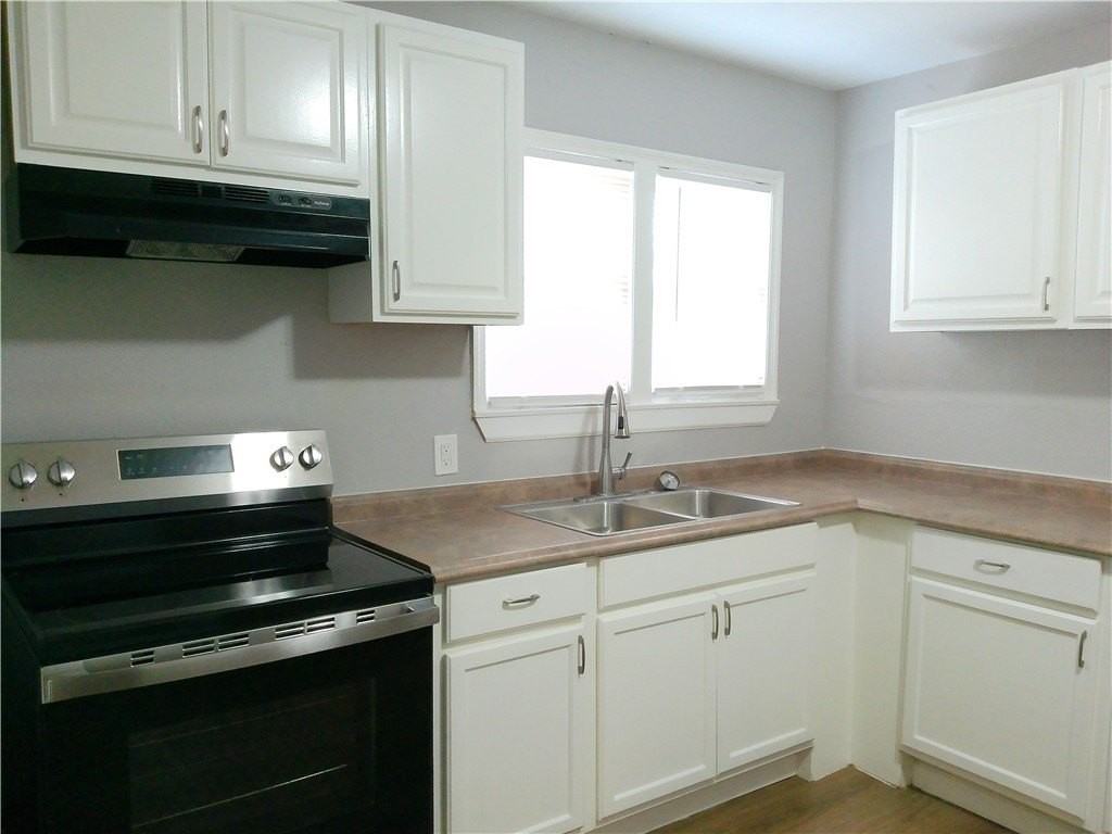 1046 Chamberlain St - Photo 7 of 19