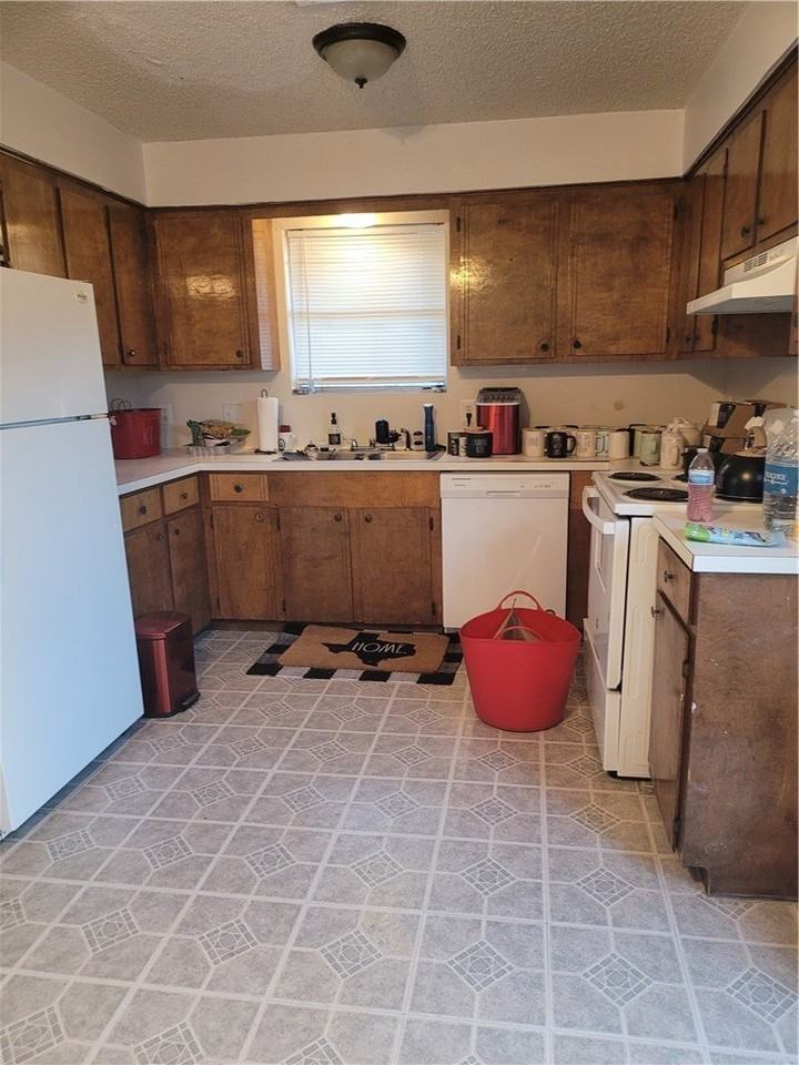 11664 Flatrock Crossing Cir - Photo 3 of 7