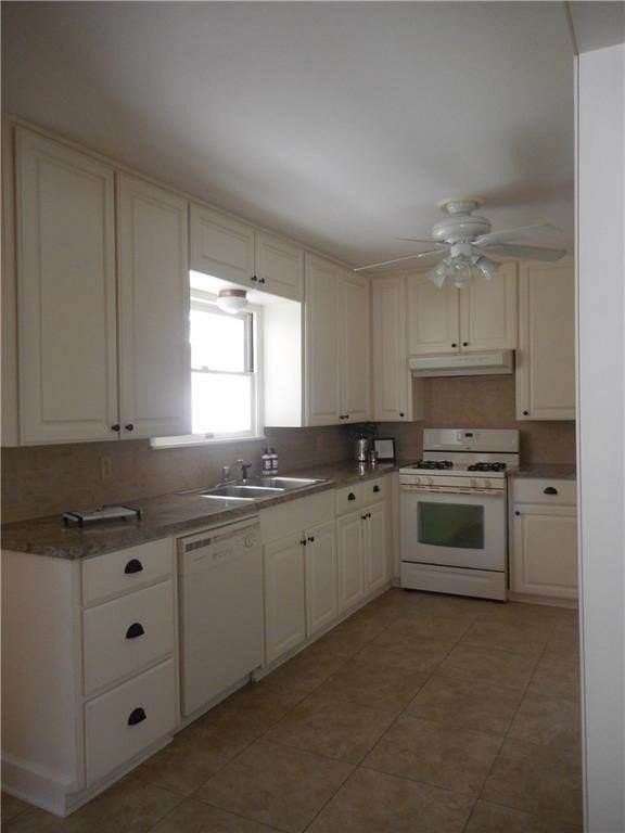 902 Wilshire Pl - Photo 3 of 16