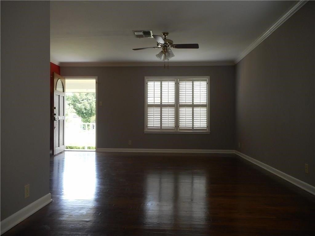 902 Wilshire Pl - Photo 4 of 16