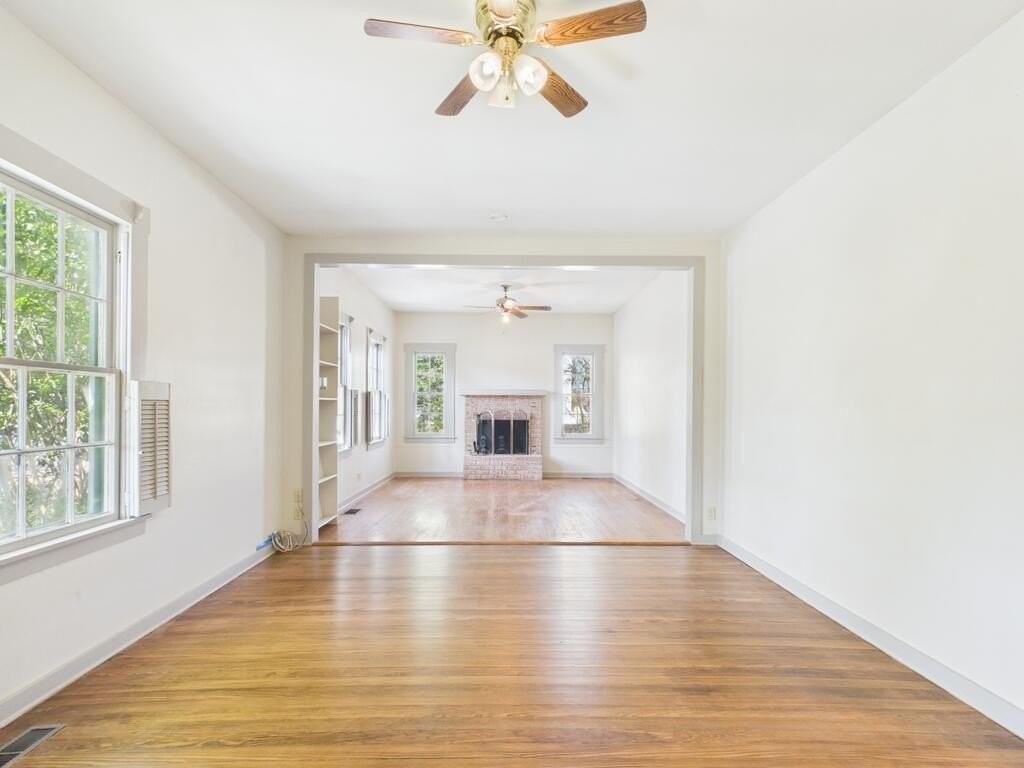 606 W Austin St - Photo 2 of 16