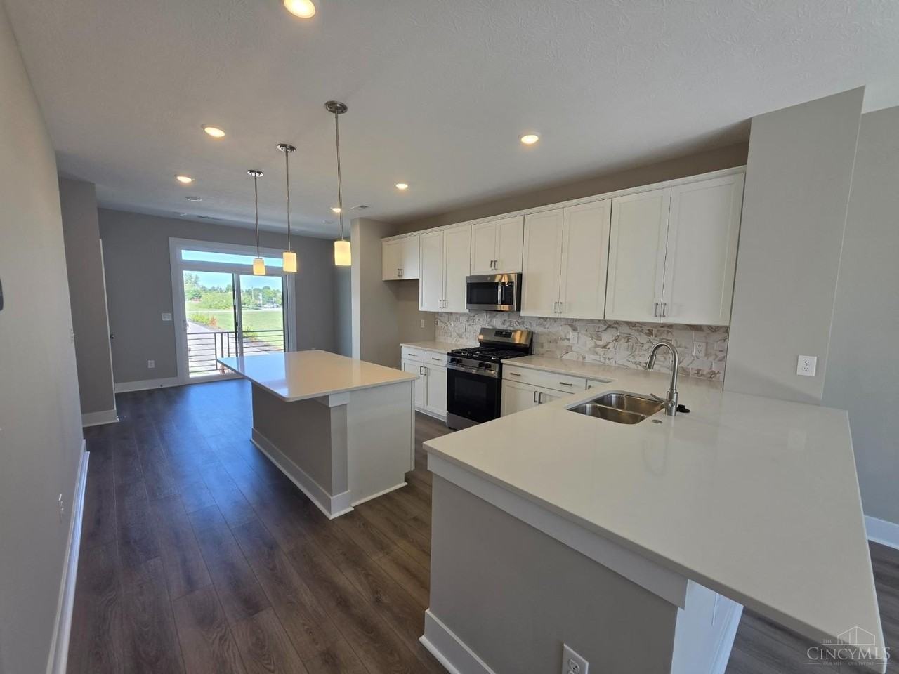 6168 Nicholas Way - Photo 7 of 26