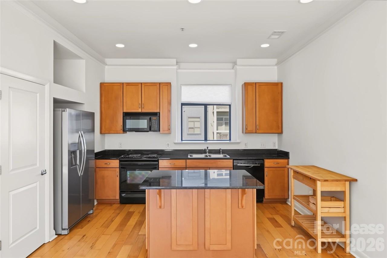 516 New Bern Station Ct - Photo 2 of 24