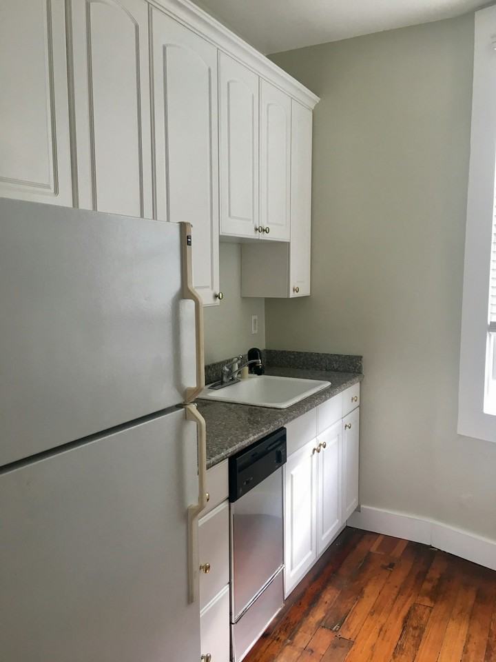 550 Fell Street, Unit 12 - Photo 3 of 6
