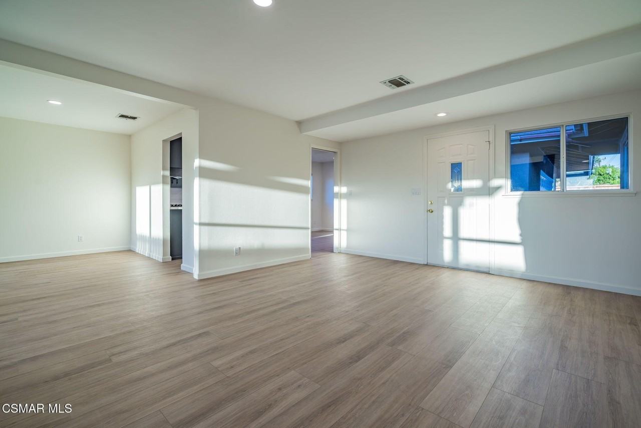 2617 Keats Ave - Photo 6 of 41