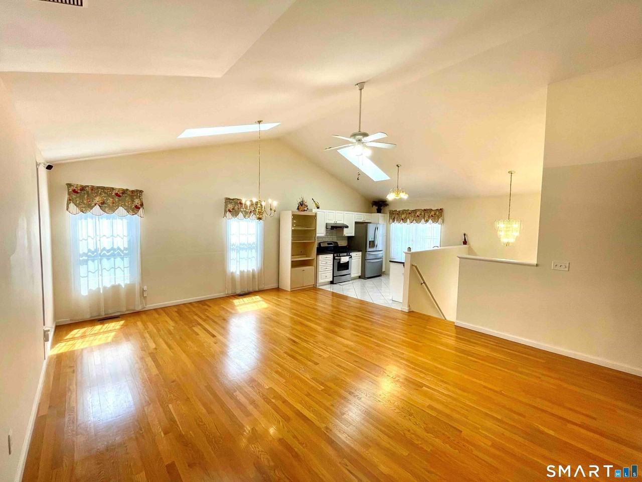 65 Olde Elm Close - Photo 3 of 24