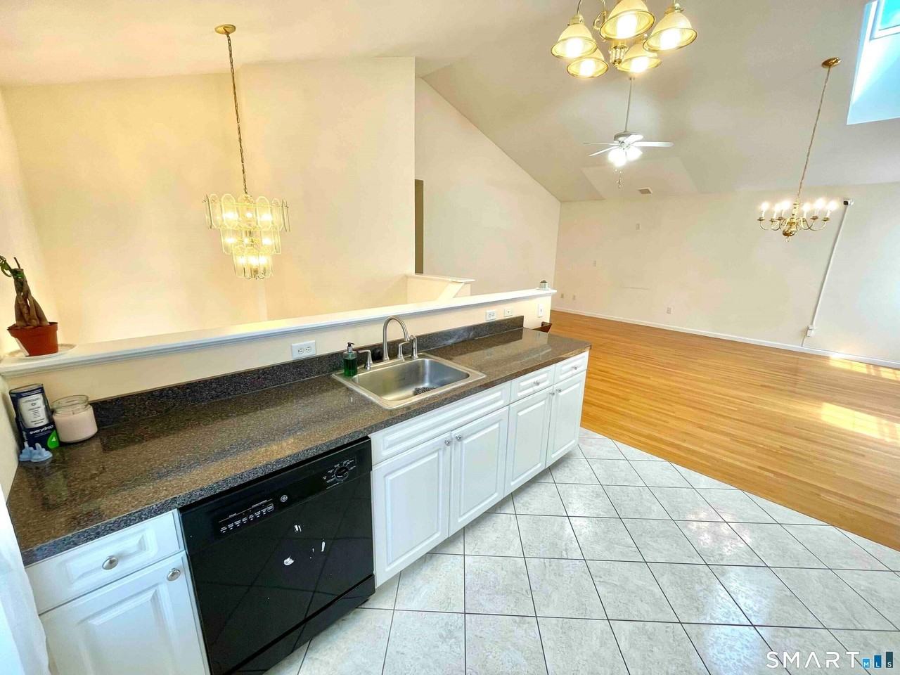 65 Olde Elm Close - Photo 6 of 24