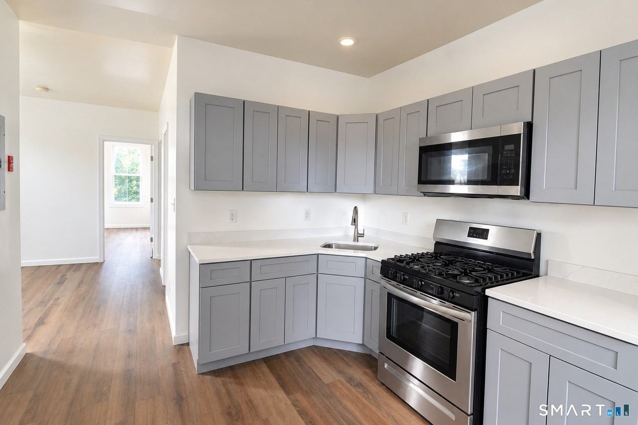 259 Gregory St - Photo 2 of 12