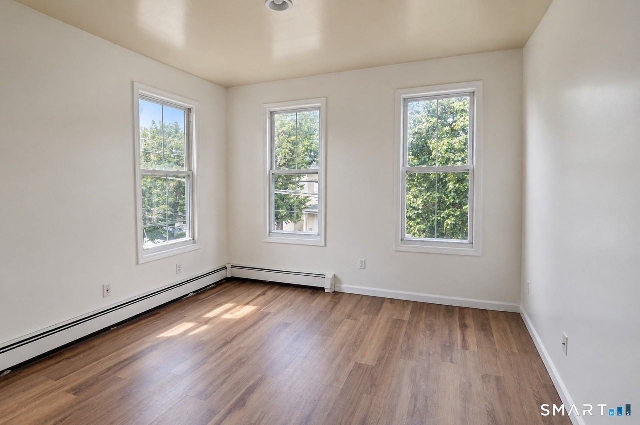 259 Gregory St - Photo 5 of 12