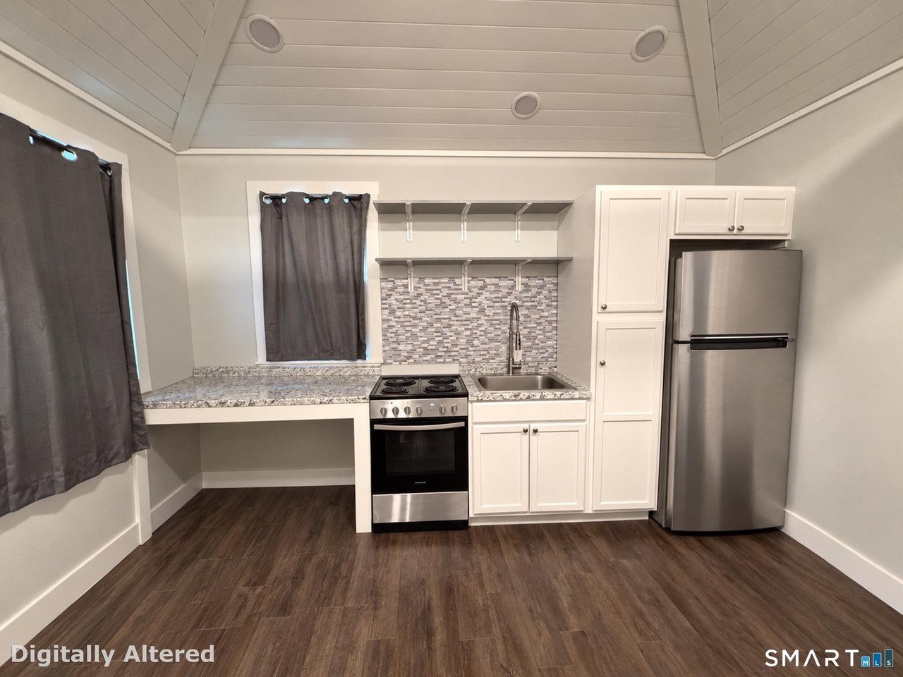 179 Montauk Ave #8 - Photo 4 of 10