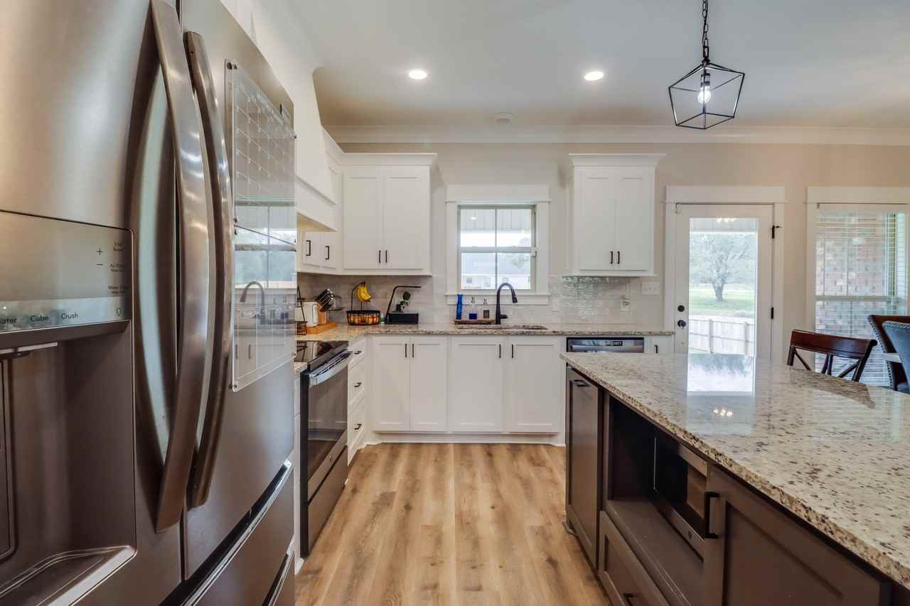 6 Stephens Ln #1 - Photo 4 of 20
