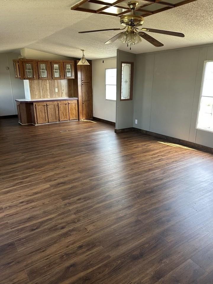 213 Brandon Cir #65 - Photo 2 of 11