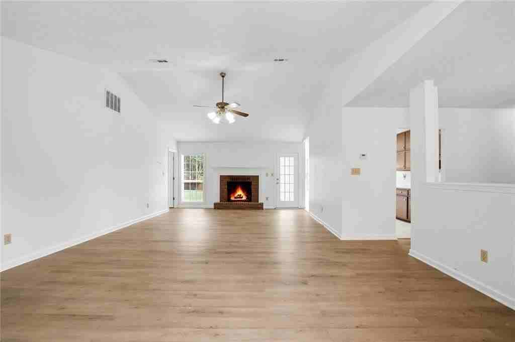 115 Knight Way - Photo 5 of 34