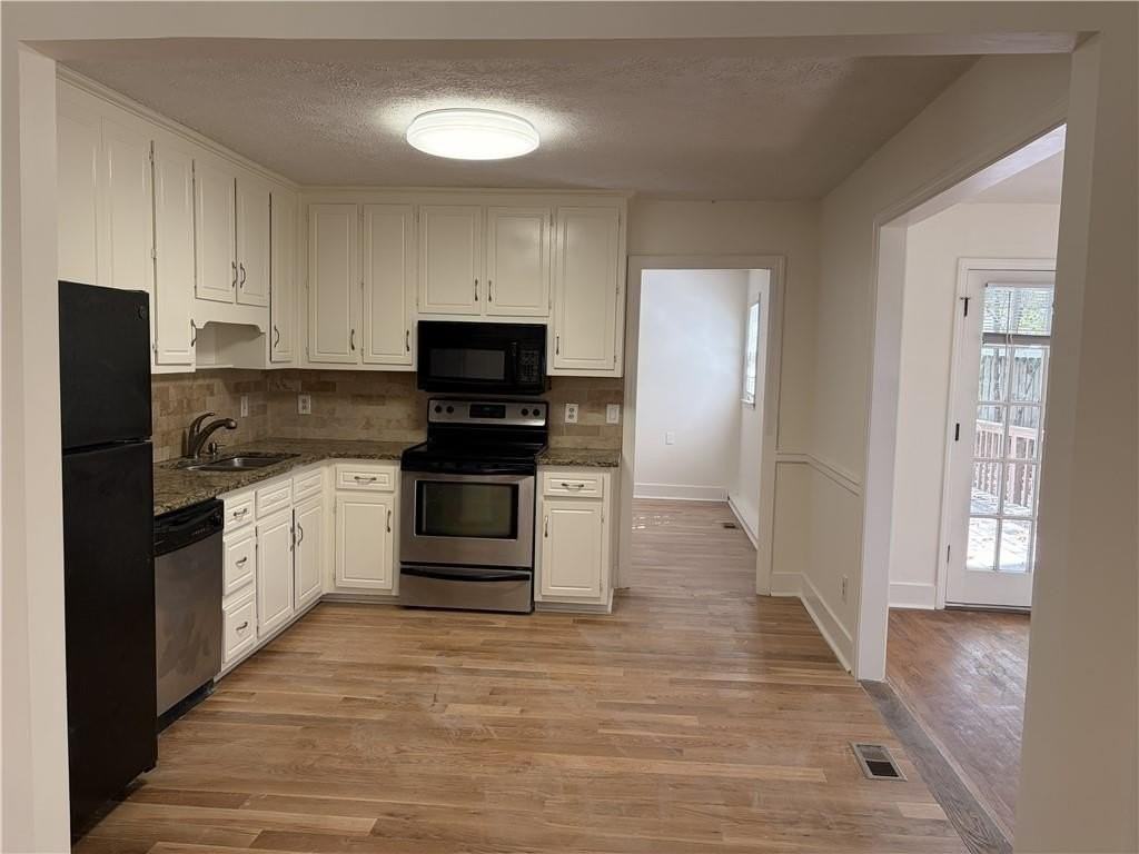 4499 Browning Ct Ne - Photo 4 of 18