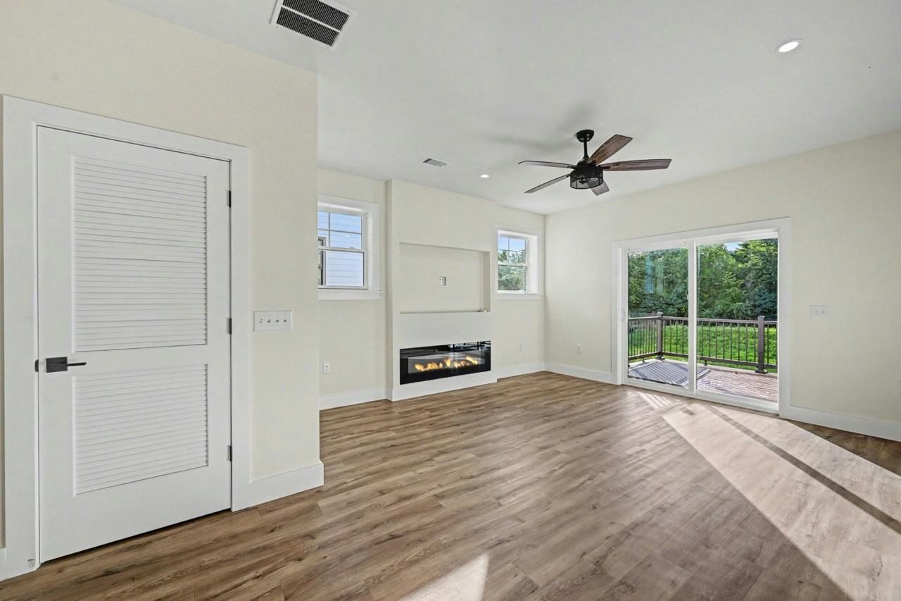 210 Hull Avenue - Photo 2 of 38