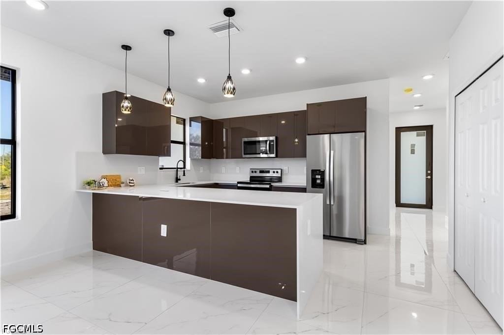 2813 50th St Sw - Photo 3 of 30