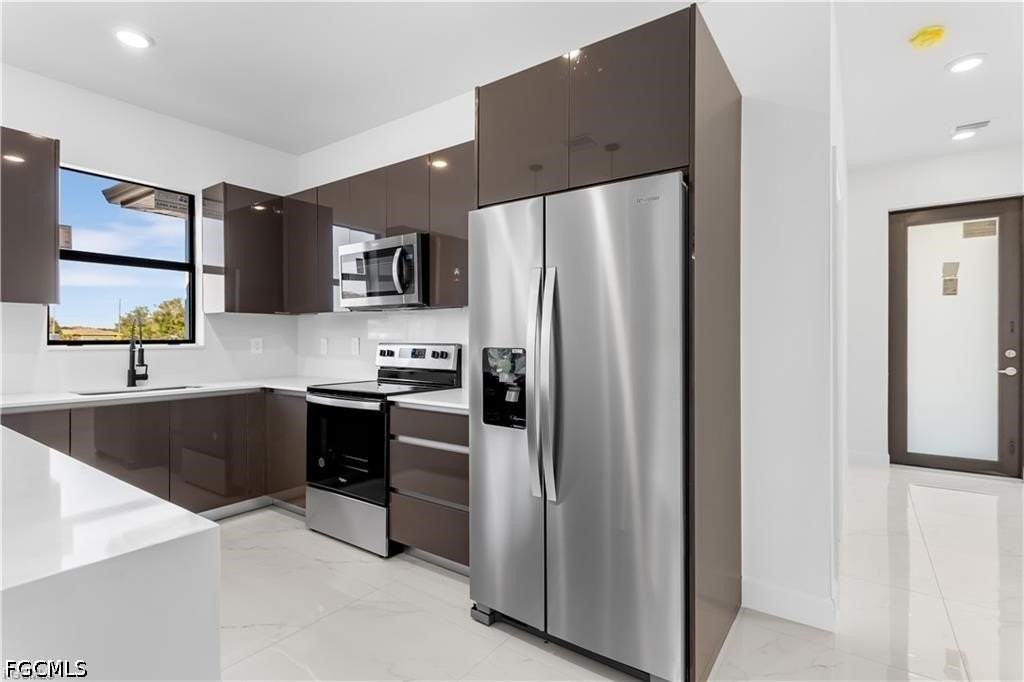 2813 50th St Sw - Photo 4 of 30