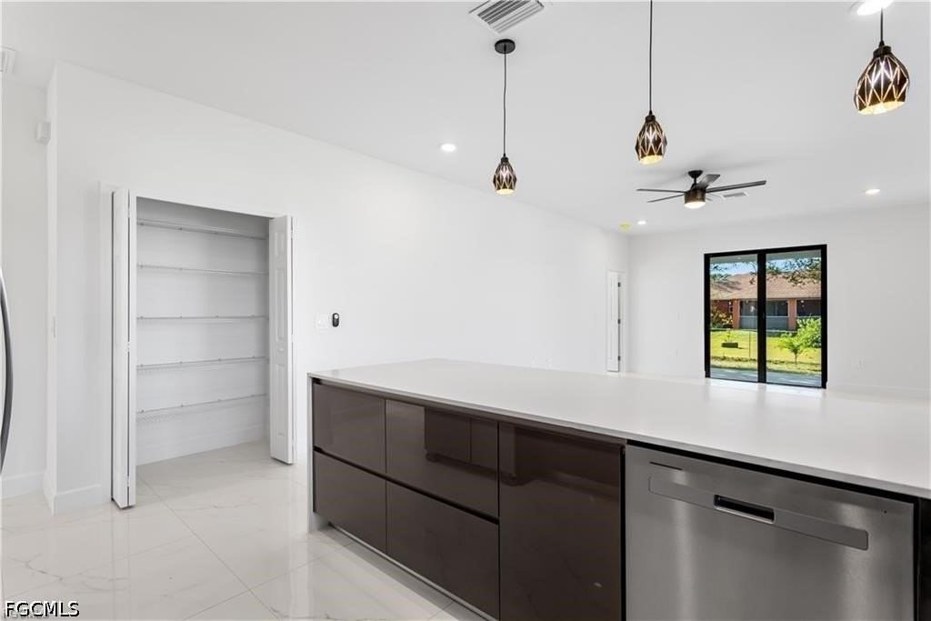 2813 50th St Sw - Photo 6 of 30