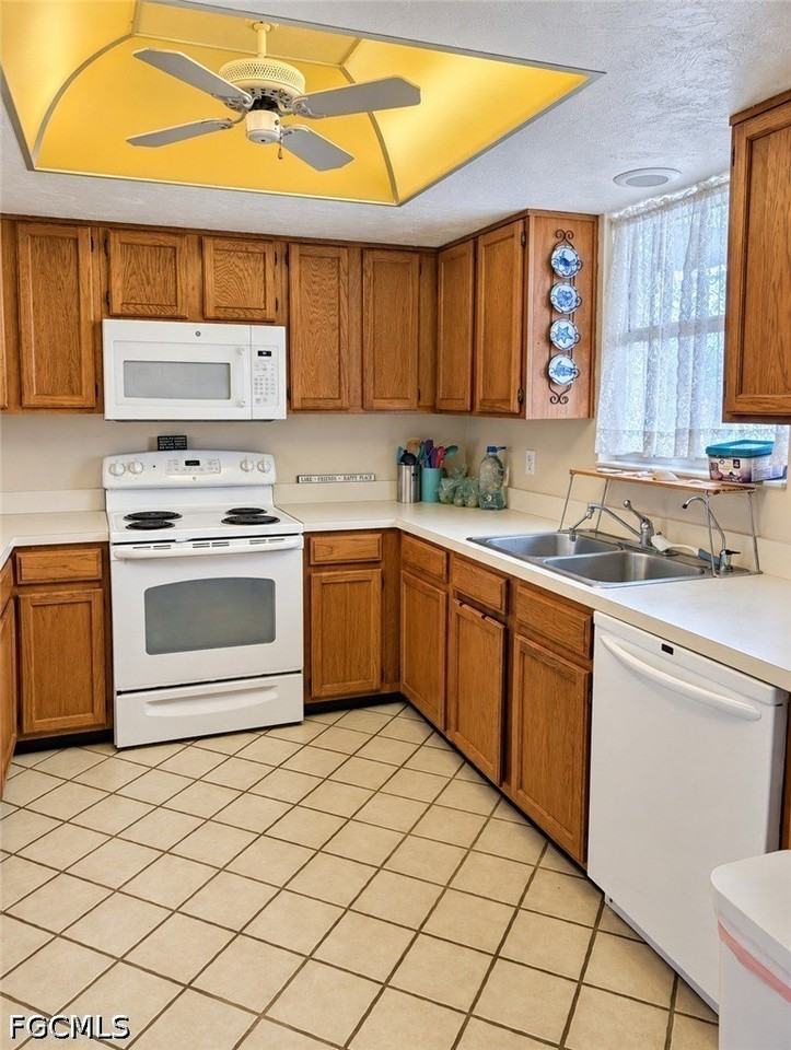 4591 Bay Beach Ln #192 - Photo 4 of 13