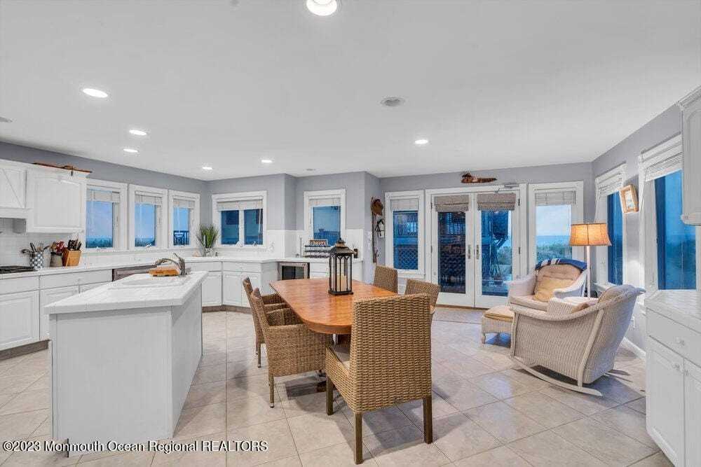 28 1st Ave - Photo 3 of 34