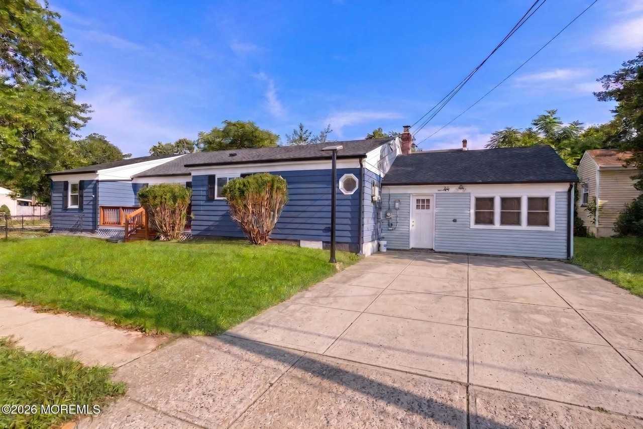 54 Manning Pl - Photo 2 of 20