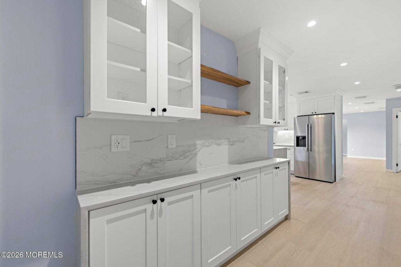 54 Manning Pl - Photo 7 of 20
